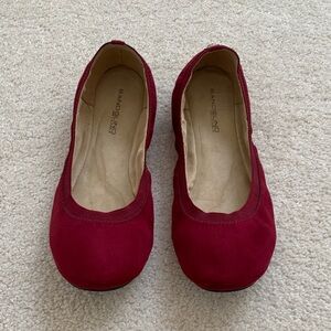 Bandolino Women's Burgundy Flats